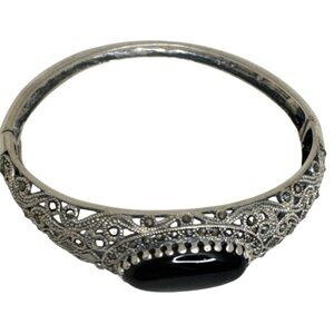 Antique Silver-Tone Filigree Bracelet With Black Onyx Stone Oval Centerpiece
